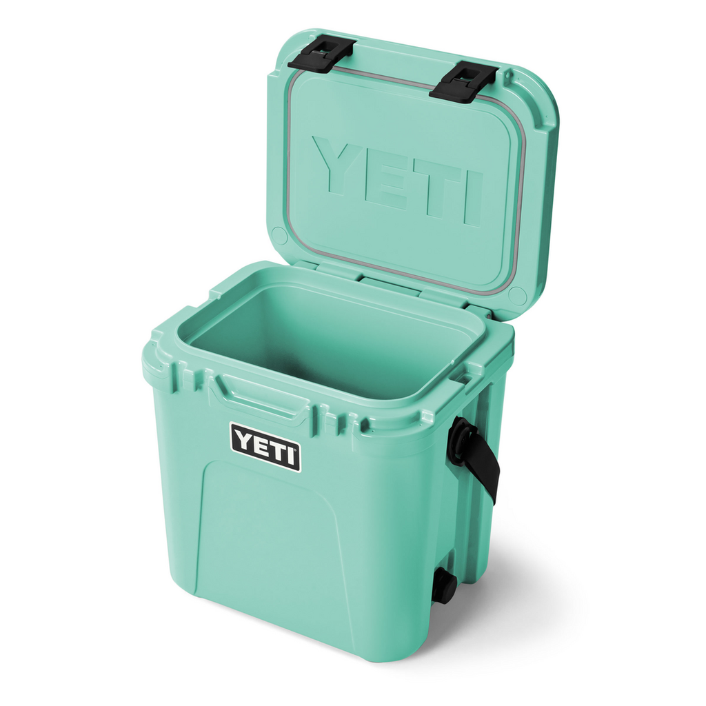 YETI ROADIE 24 HARD COOLER
