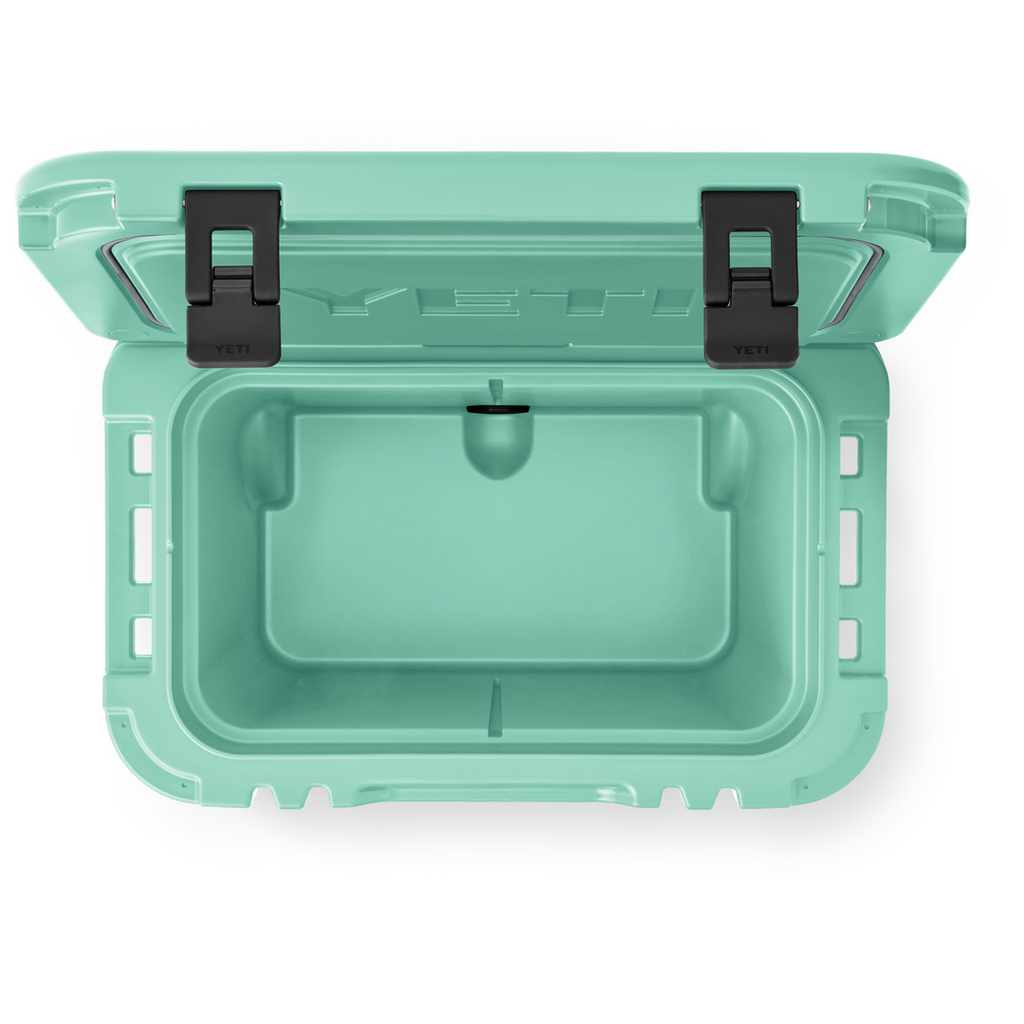YETI ROADIE 32 WHEELED COOLER
